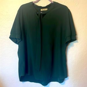 Women’s emerald green top, size 2XL